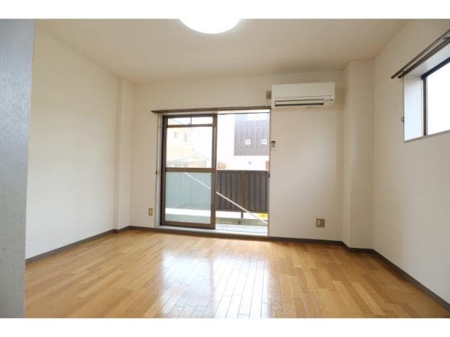  静岡鉄道静岡清水線/新清水駅 バス18分折戸車庫下車:停歩5分 1階 築38年