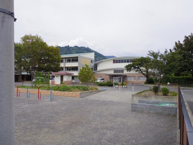 静岡市立清水庵原小学校(小学校)まで400m 東海道本線/清水駅 バス16分小里入口下車:停歩2分 2階 築17年