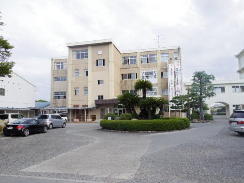 静岡市立清水第四中学校(中学校/中等教育学校)まで1116m 静岡鉄道静岡清水線/狐ケ崎駅 バス11分上力町下車:停歩3分 1階 築38年