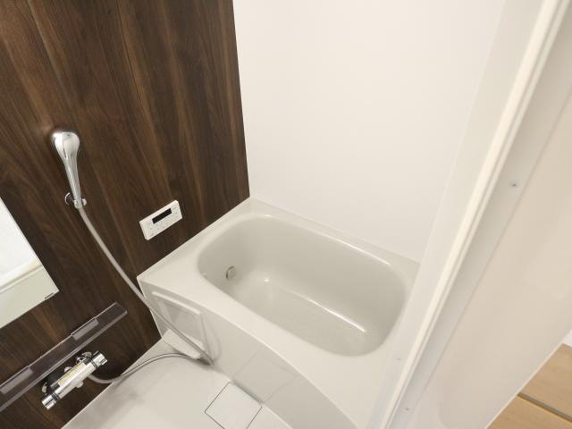  静岡鉄道静岡清水線/新清水駅 バス24分白浜町下車:停歩6分 1階 築2年