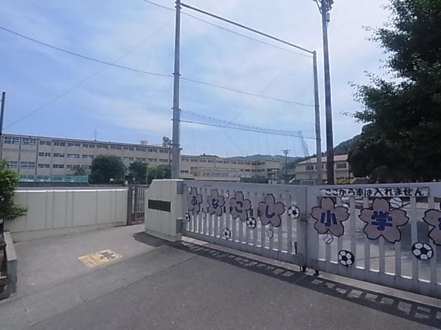 静岡市立清水船越小学校(小学校)まで758m 静岡鉄道静岡清水線/桜橋駅 徒歩22分 1-3階 築32年