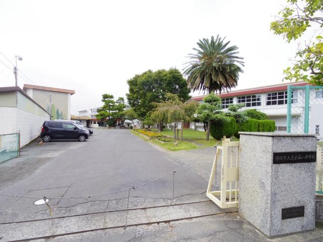 静岡市立清水第八中学校(中学校/中等教育学校)まで1095m 静岡鉄道静岡清水線/桜橋駅 徒歩5分 1階 築57年