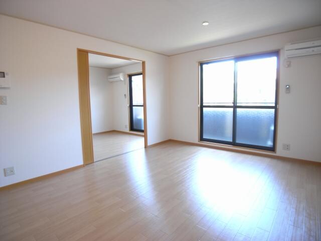  近鉄難波線・奈良線/近鉄奈良駅 バス15分木津南ソレイユ下車:停歩10分 3階 築24年