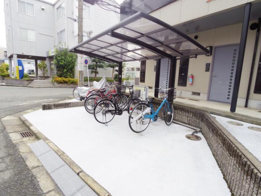  近鉄難波線・奈良線/新大宮駅 徒歩3分 1階 築26年