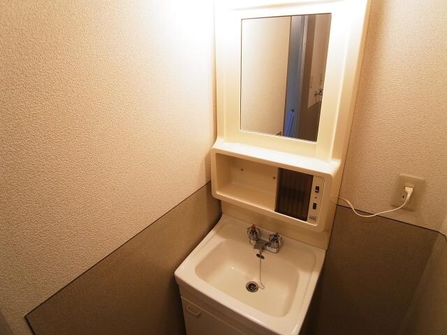  近鉄難波線・奈良線/近鉄奈良駅 バス10分木津南ソレイユ下車:停歩7分 1階 築27年