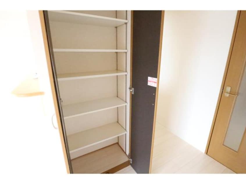  近鉄難波線・奈良線/新大宮駅 徒歩16分 2階 築22年