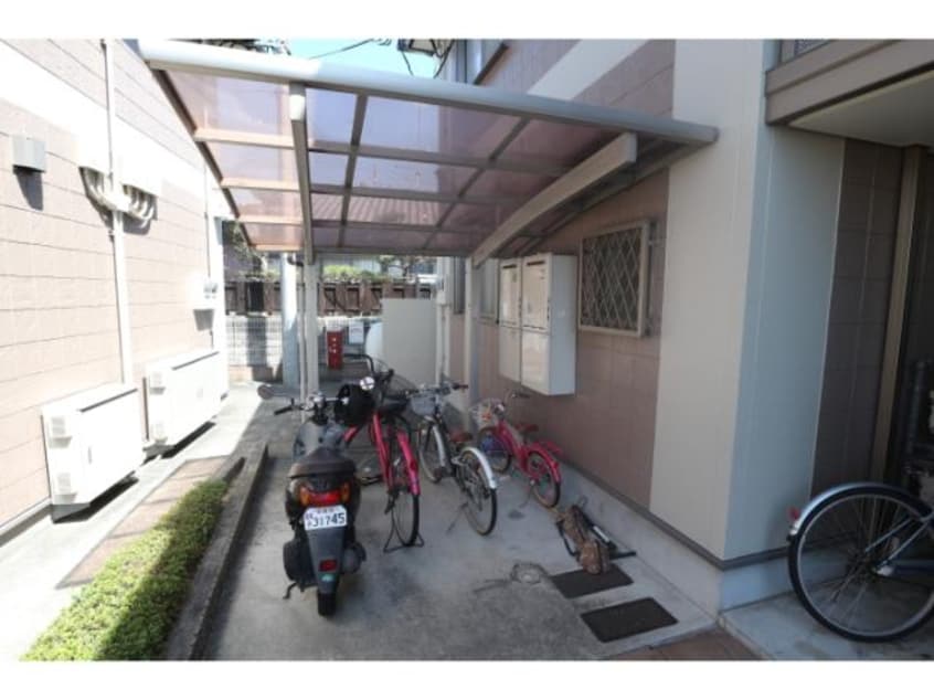  近鉄難波線・奈良線/近鉄奈良駅 バス10分南方町下車:停歩2分 1階 築22年