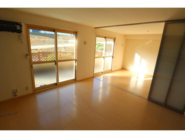  近鉄難波線・奈良線/近鉄奈良駅 バス15分木津南ソレイユ下車:停歩12分 1階 築21年