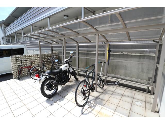  近鉄難波線・奈良線/近鉄奈良駅 バス15分梅美台3丁目下車:停歩2分 1階 築20年