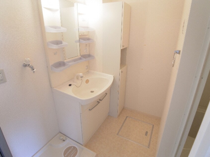  近鉄難波線・奈良線/近鉄奈良駅 バス15分梅美台3丁目下車:停歩2分 1階 築20年