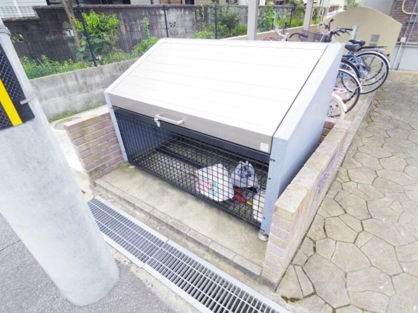  近鉄難波線・奈良線/新大宮駅 徒歩8分 1階 築18年