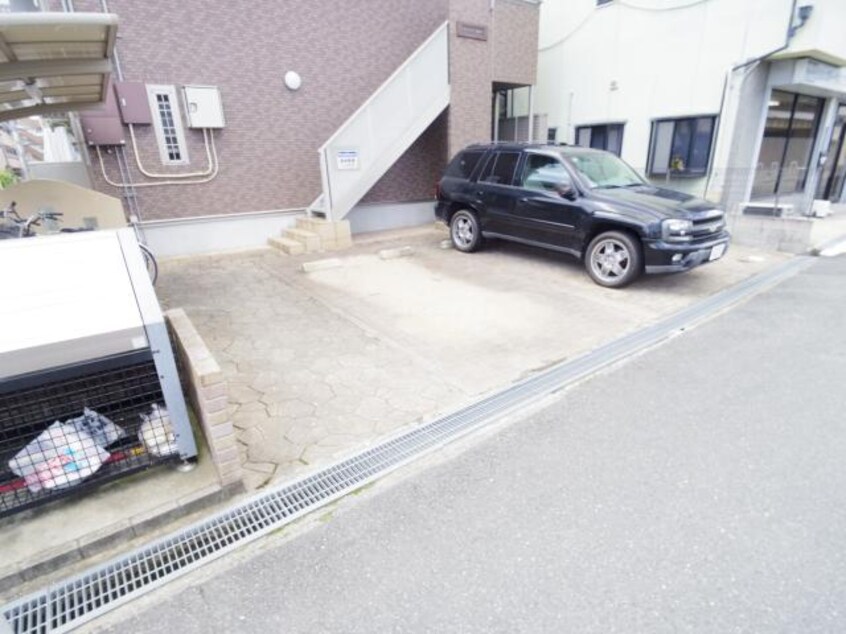  近鉄難波線・奈良線/新大宮駅 徒歩8分 1階 築18年
