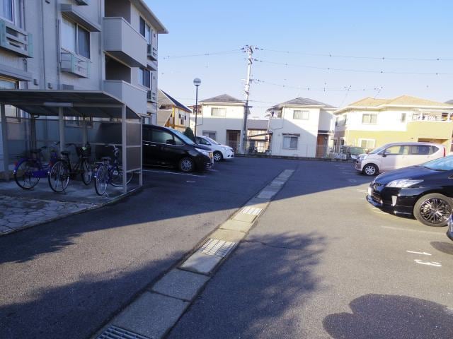  近鉄難波線・奈良線/近鉄奈良駅 バス10分萩ヶ丘下車:停歩6分 1階 築18年