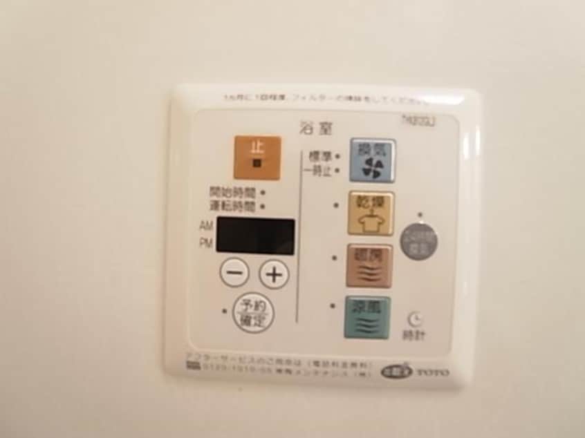  近鉄難波線・奈良線/近鉄奈良駅 バス10分萩ヶ丘下車:停歩6分 1階 築18年