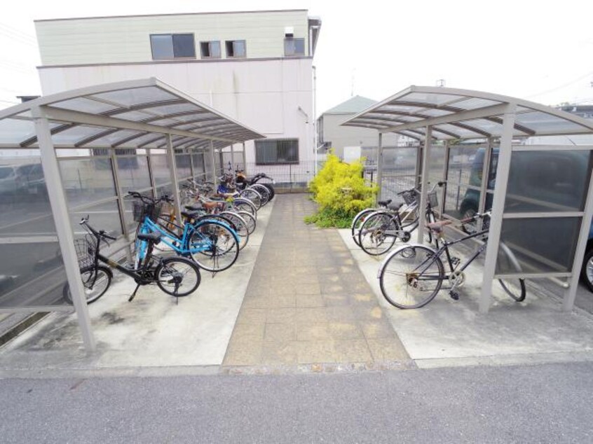  大和路線・関西本線/奈良駅 バス14分西九条町下車:停歩1分 1階 築18年