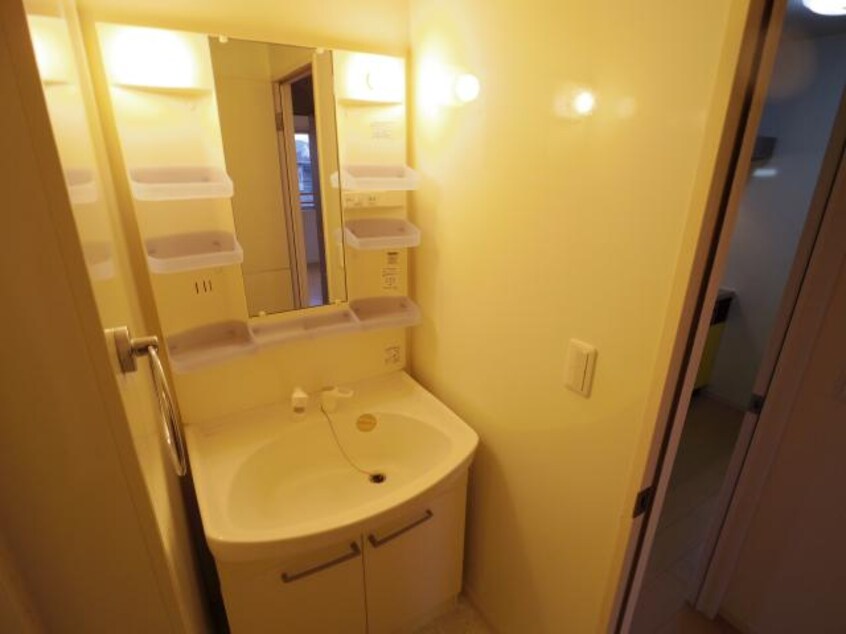  近鉄難波線・奈良線/近鉄奈良駅 バス10分木津南ソレイユ下車:停歩7分 3階 築18年