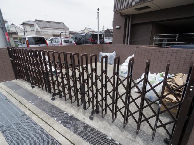  近鉄難波線・奈良線/近鉄奈良駅 バス7分北京終町下車:停歩3分 3階 築16年