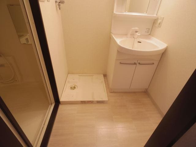  近鉄難波線・奈良線/近鉄奈良駅 バス15分八条町地蔵前下車:停歩3分 1階 築17年