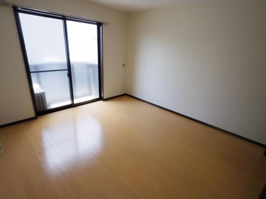  近鉄難波線・奈良線/近鉄奈良駅 バス15分八条町地蔵前下車:停歩3分 1階 築17年