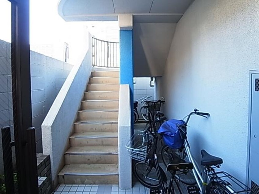  近鉄難波線・奈良線/新大宮駅 徒歩6分 5階 築39年