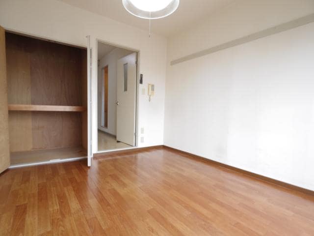  近鉄難波線・奈良線/新大宮駅 徒歩15分 4階 築31年