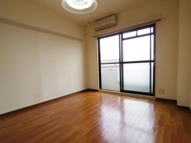  近鉄難波線・奈良線/新大宮駅 徒歩15分 4階 築31年