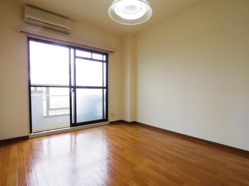  近鉄難波線・奈良線/新大宮駅 徒歩15分 4階 築31年