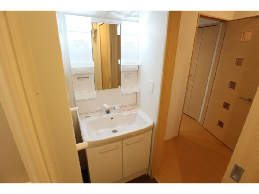  近鉄難波線・奈良線/近鉄奈良駅 バス16分梅美台7丁目下車:停歩6分 1階 築11年