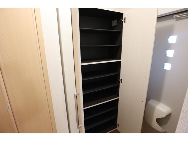  近鉄難波線・奈良線/近鉄奈良駅 バス16分梅美台7丁目下車:停歩6分 1階 築11年