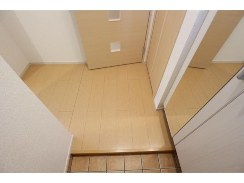  近鉄難波線・奈良線/近鉄奈良駅 バス16分梅美台7丁目下車:停歩6分 1階 築11年