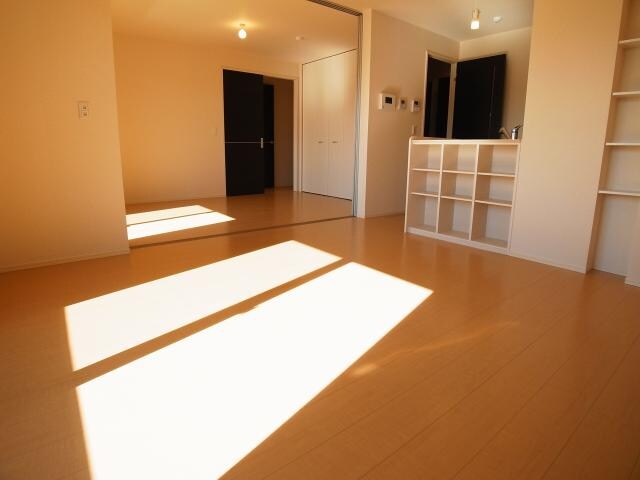  近鉄難波線・奈良線/近鉄奈良駅 バス14分北神殿下車:停歩6分 2階 築11年