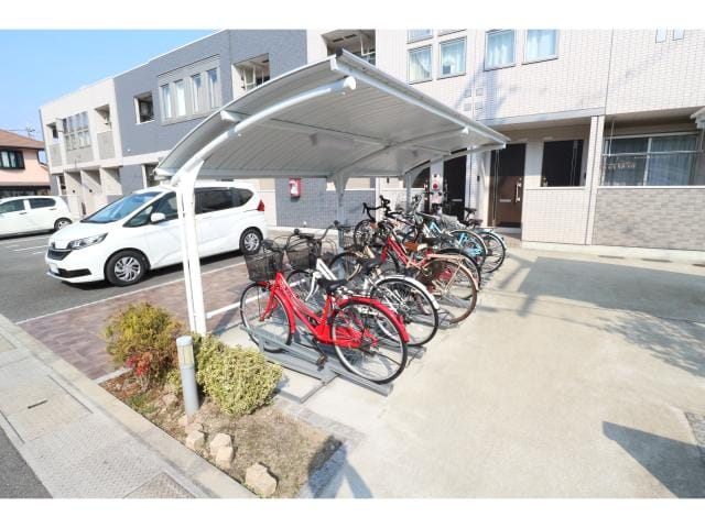  近鉄難波線・奈良線/新大宮駅 徒歩15分 2階 築8年