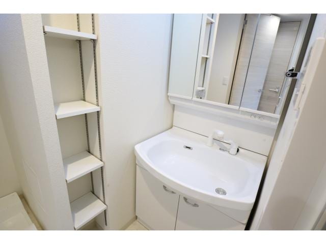  近鉄難波線・奈良線/新大宮駅 徒歩3分 5階 築8年