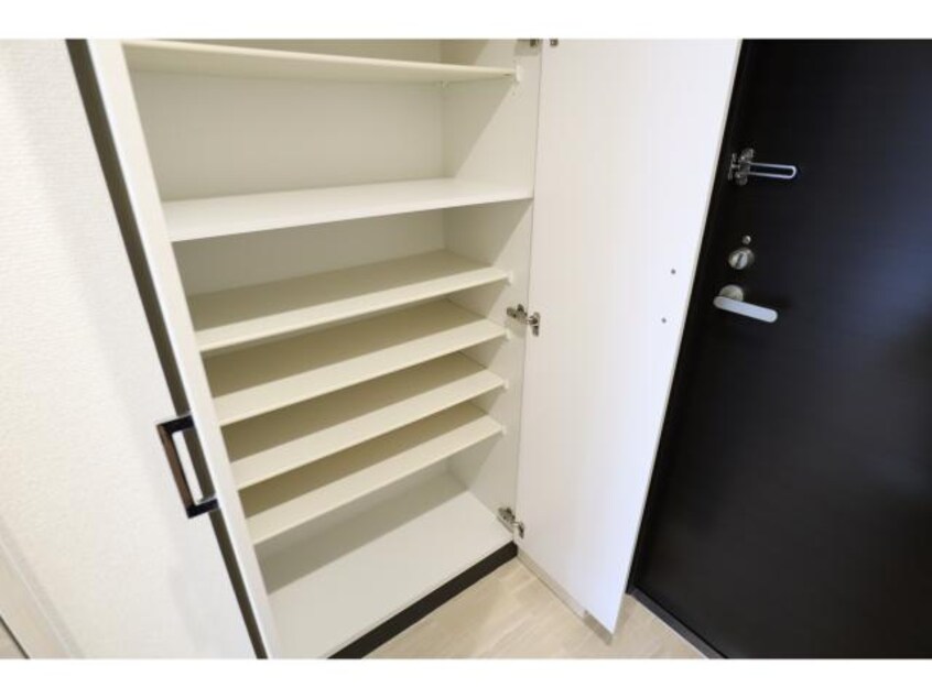  近鉄難波線・奈良線/新大宮駅 徒歩3分 5階 築8年