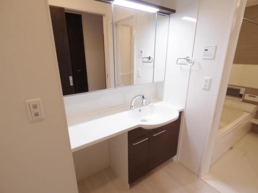  近鉄難波線・奈良線/新大宮駅 徒歩15分 1階 築7年