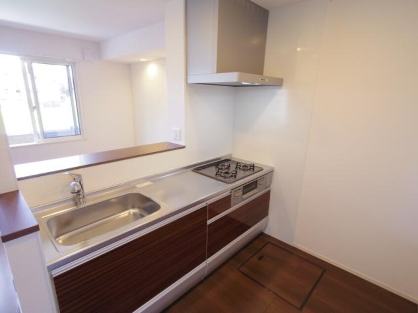  大和路線・関西本線/奈良駅 バス10分北神殿下車:停歩5分 1階 築7年