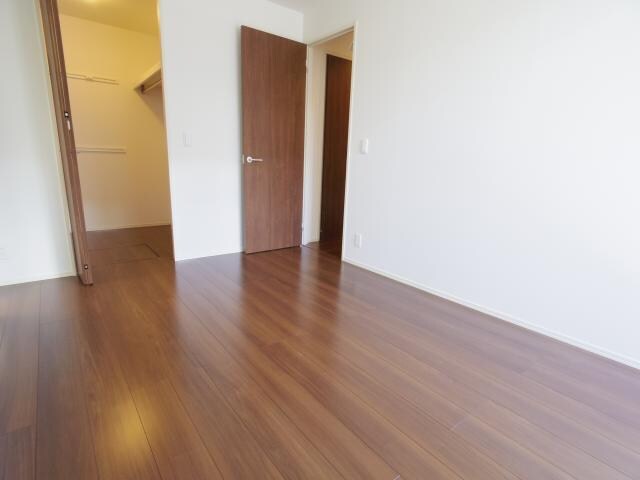  大和路線・関西本線/奈良駅 バス10分北神殿下車:停歩5分 1階 築7年