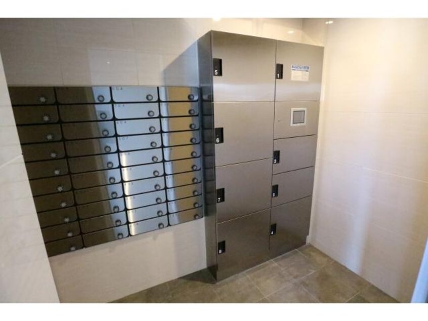  近鉄難波線・奈良線/新大宮駅 徒歩9分 5階 築4年