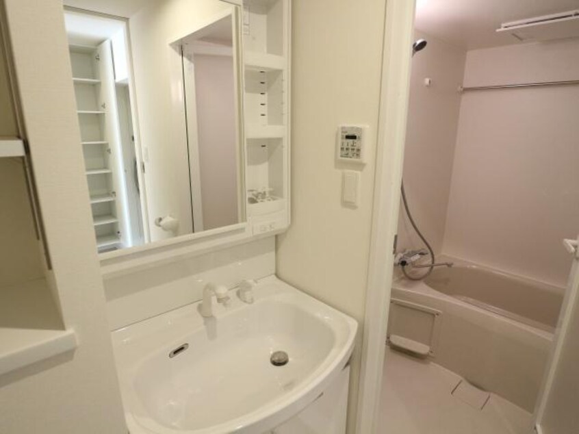  近鉄難波線・奈良線/近鉄奈良駅 徒歩10分 2階 築5年