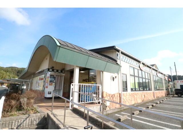 サンフレッシュ加茂店(スーパー)まで949m 大和路線・関西本線/加茂駅 徒歩8分 1階 築2年