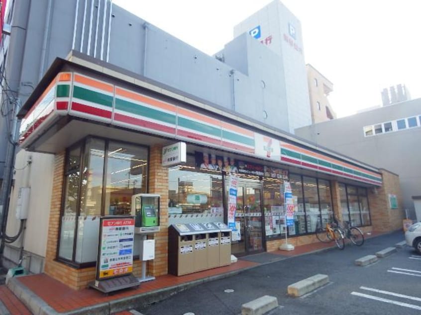 セブンイレブン奈良大宮町６丁目店(コンビニ)まで289m 近鉄難波線・奈良線/新大宮駅 徒歩4分 2階 築3年