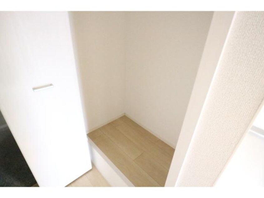  近鉄難波線・奈良線/新大宮駅 徒歩19分 3階 築3年