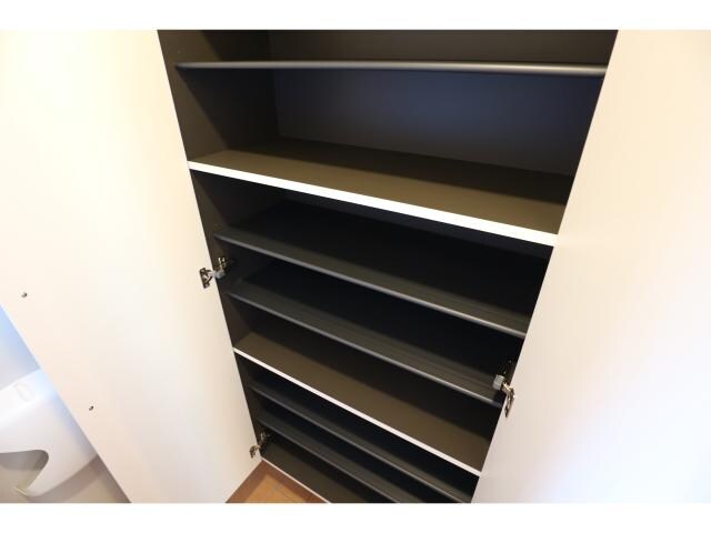  学研都市線<片町線>・JR東西線/木津駅 バス5分市坂下車:停歩2分 1階 築3年