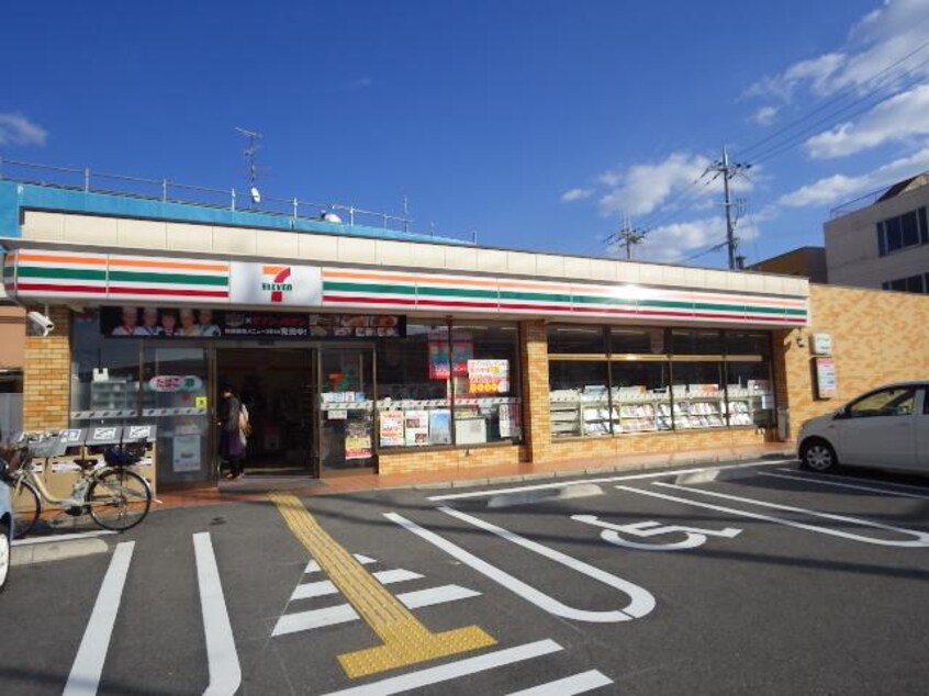 セブンイレブン奈良西木辻東店(コンビニ)まで183m 桜井線<万葉まほろば線>/京終駅 徒歩10分 2階 築6年