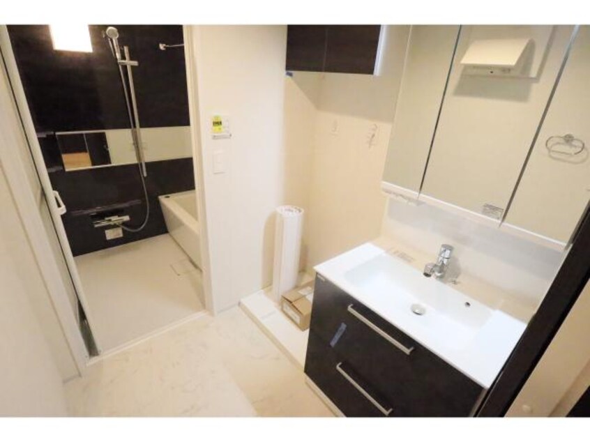  近鉄難波線・奈良線/新大宮駅 徒歩8分 1階 1年未満