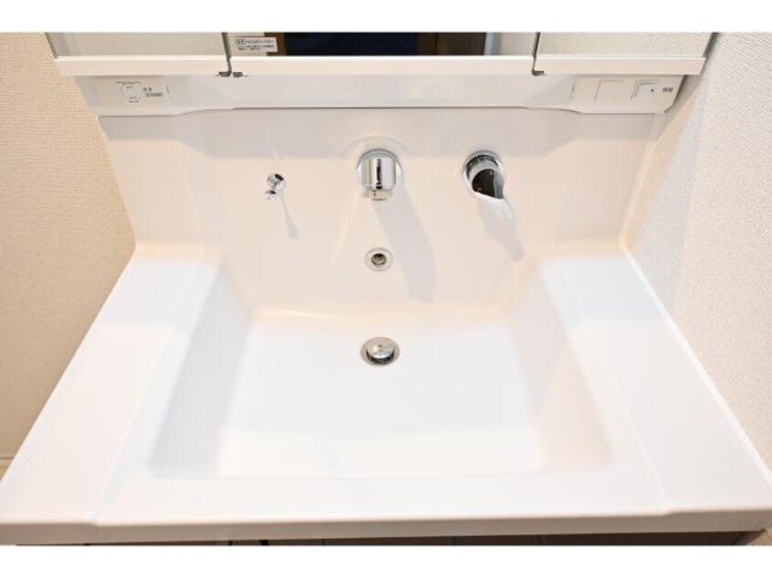  奈良線/奈良駅 徒歩11分 3階 1年未満