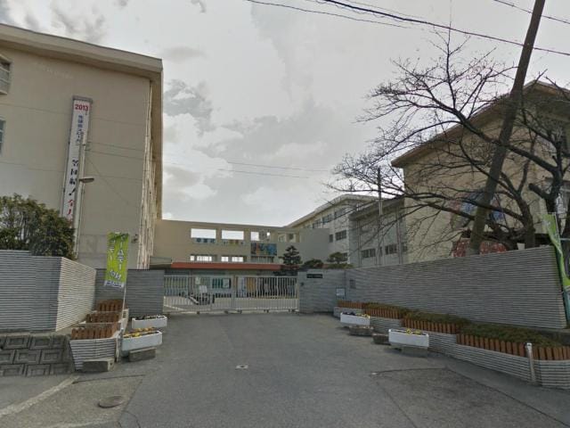 奈良市立三笠中学校(中学校/中等教育学校)まで1244m 大和路線・関西本線/奈良駅 徒歩5分 5階 築2年