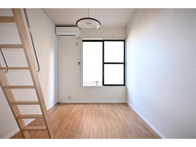  大和路線・関西本線/奈良駅 バス9分北神殿下車:停歩6分 1階 築27年