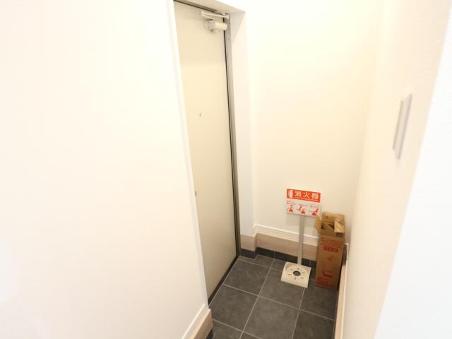  近鉄難波線・奈良線/近鉄奈良駅 徒歩20分 1階 1年未満