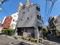 エヌ・アールビルＡ